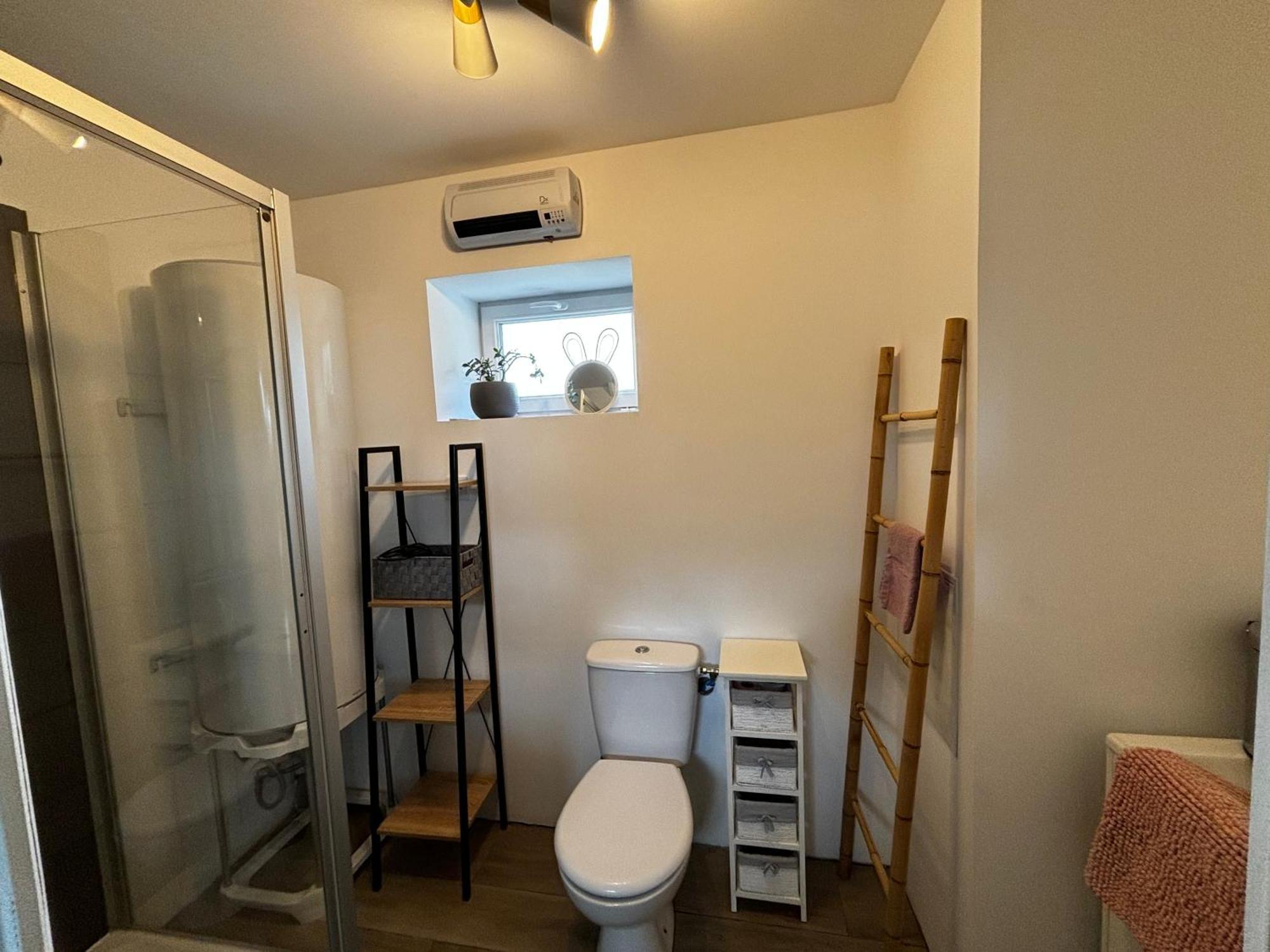 Petite Maison Trungy Rom bilde